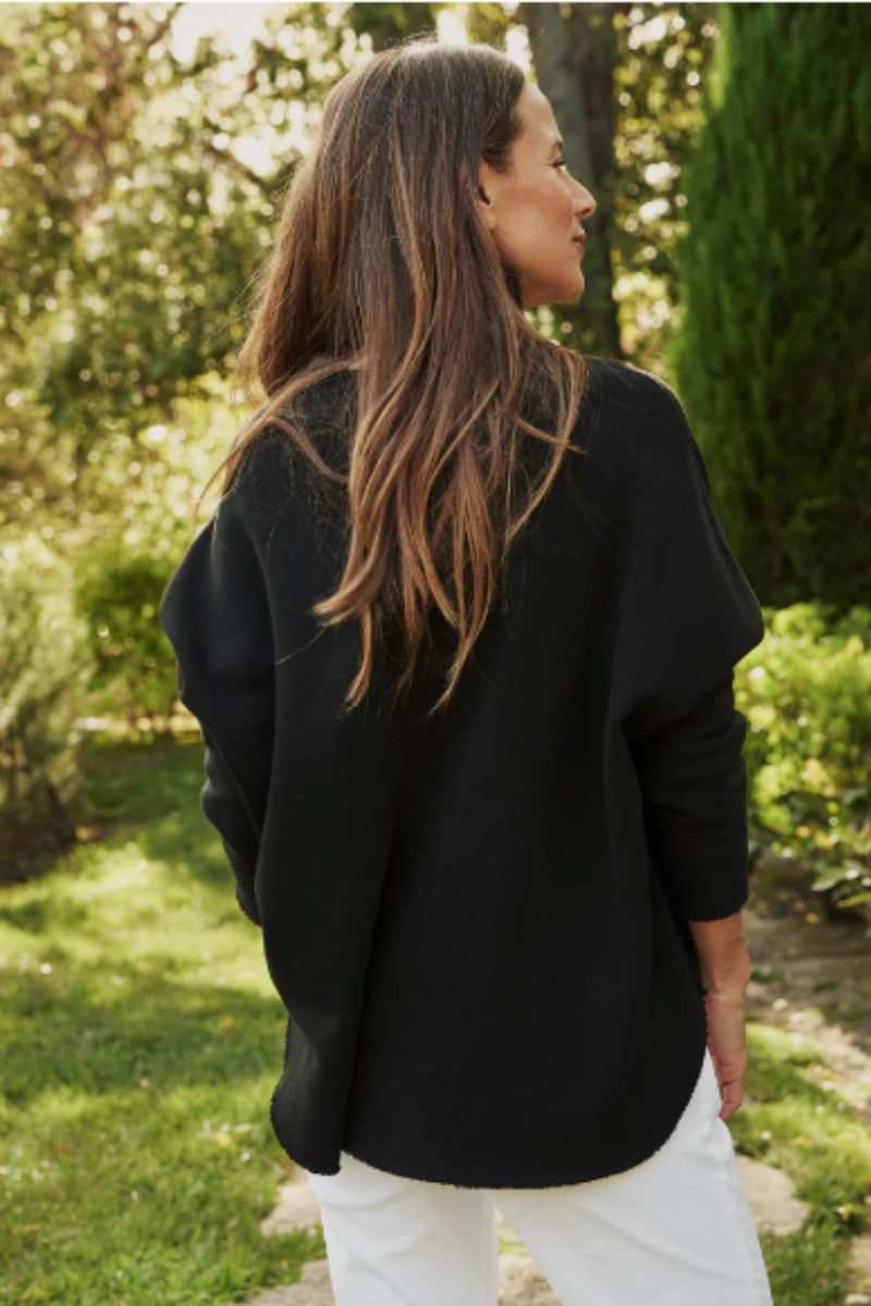 Frank & Eileen, Anna Long Sleeve Capelet- Black