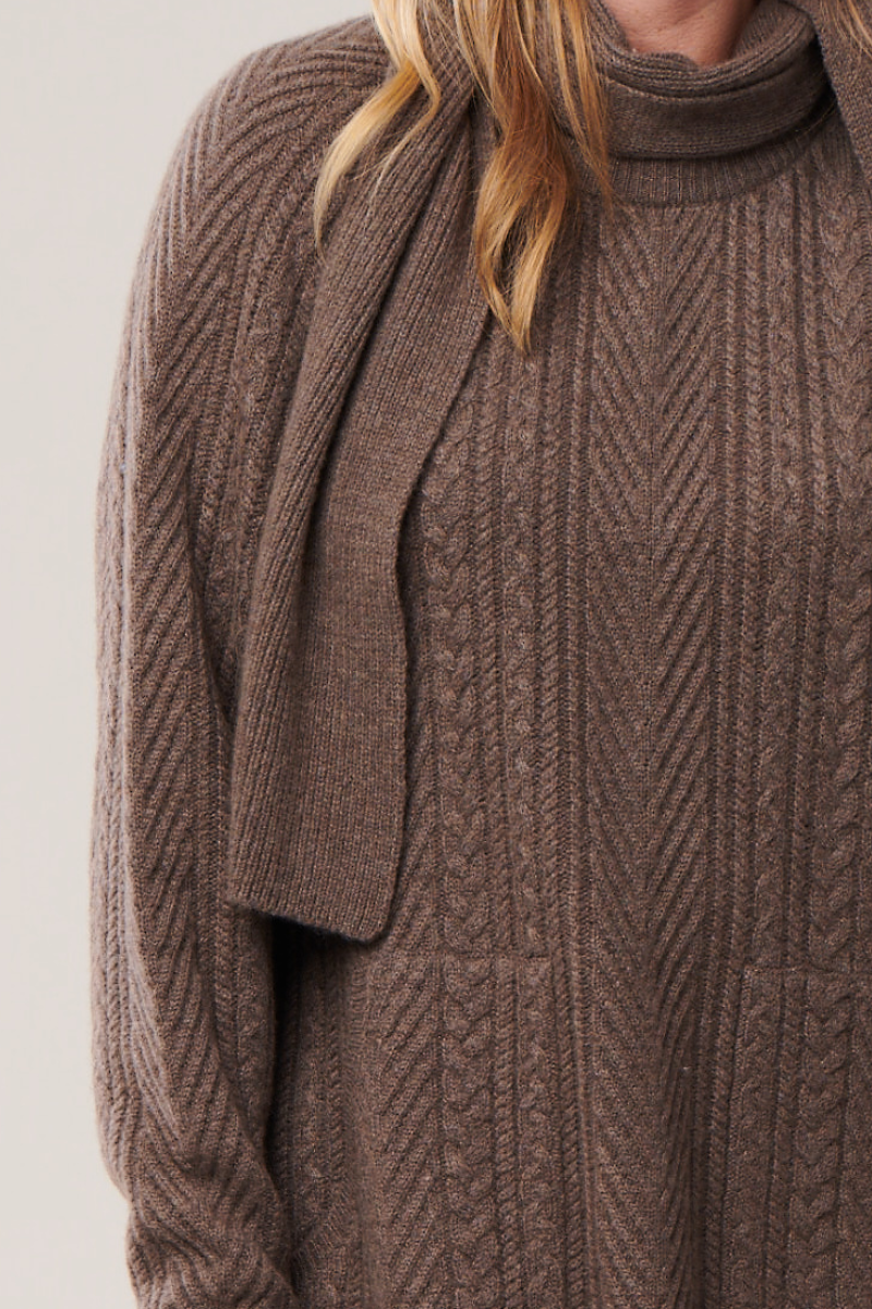 Cable Knit Hygge Sweater with Scarf (Neutral Colours)
