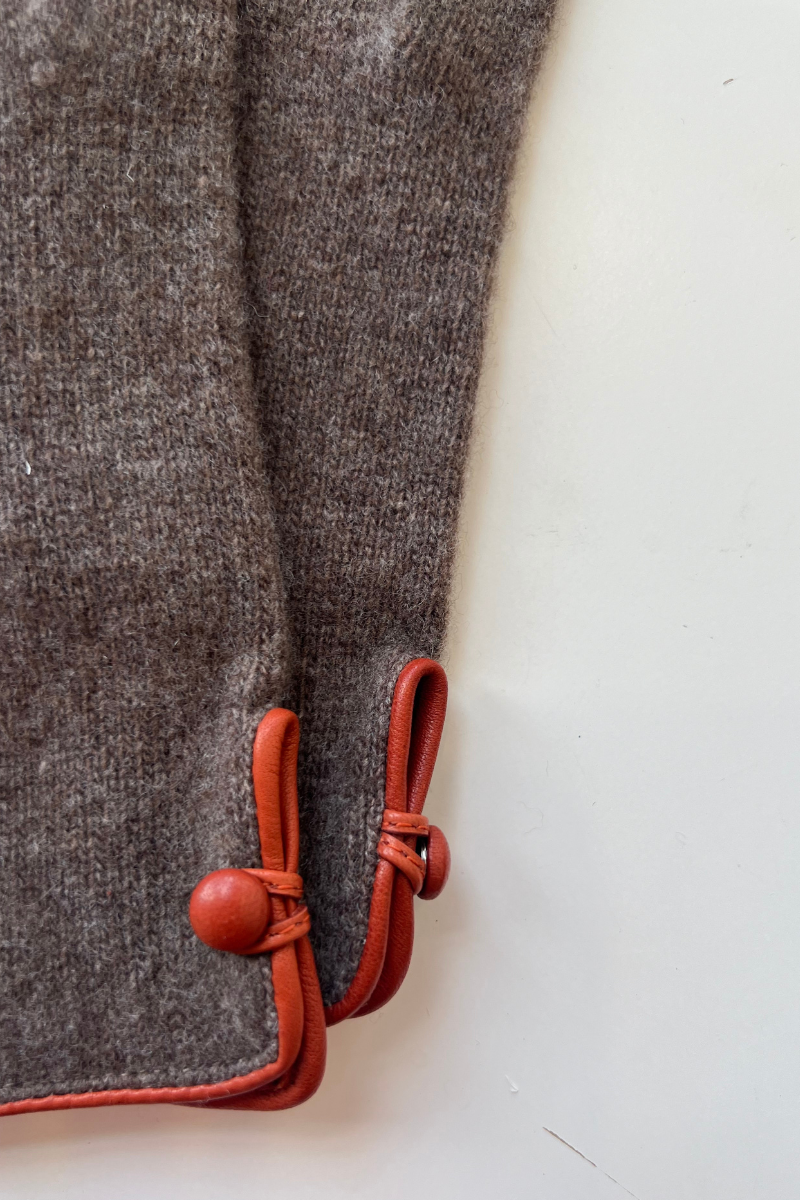 SantaCana, Wool & Cashmere Glove with Piping and Leather Button