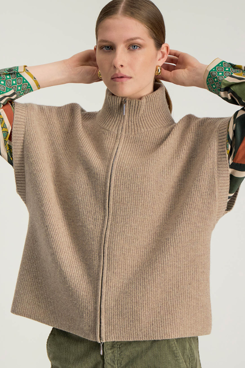 Stella Forest, Velyka Vest