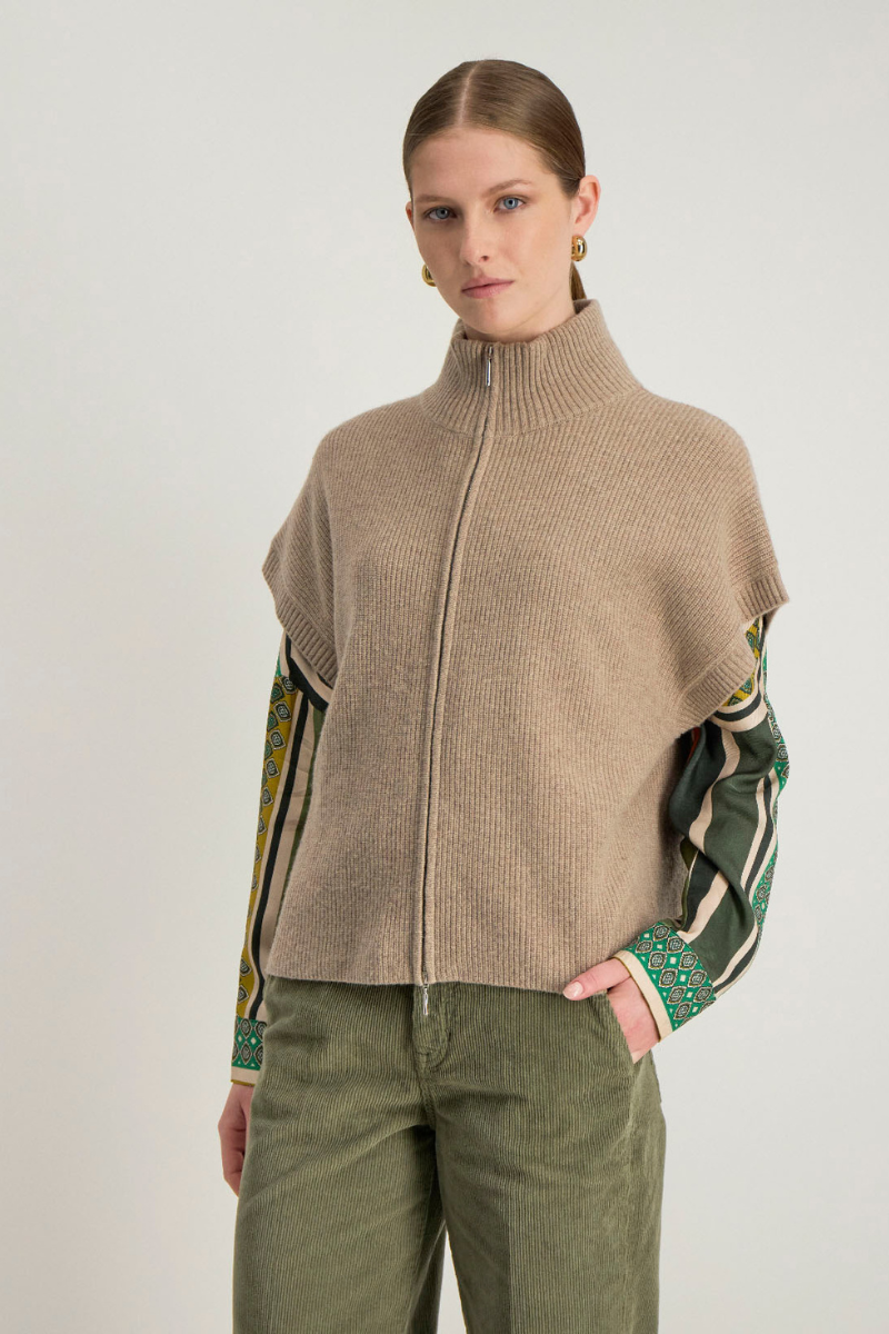 Stella Forest, Velyka Vest