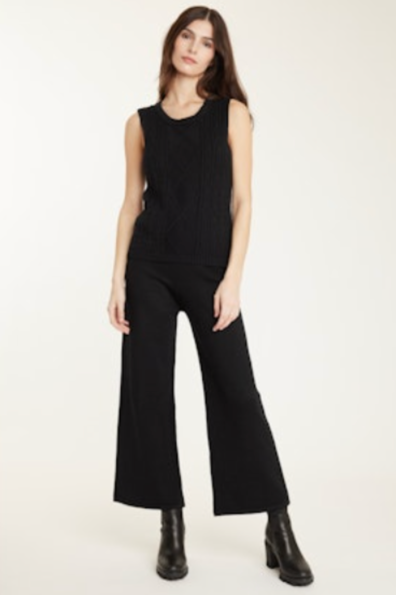 Pistache,  Black Knit Pant