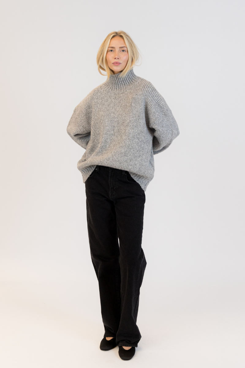 Lyla & Luxe, Aggie Mockneck Ribbed Sweater - Grey