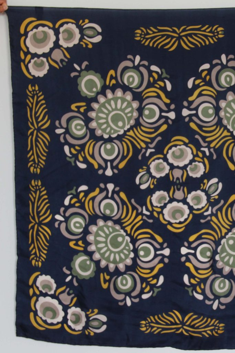Les Belles Vagabondes, Anastasia Silk Square- Marine/Navy