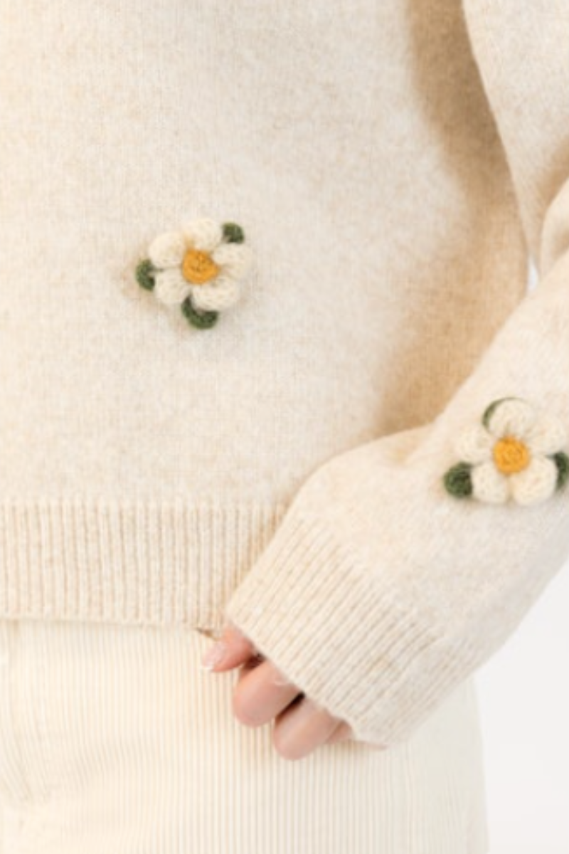 Lyla & Luxe, Holly Flower Crewneck Pullover - Oatmeal