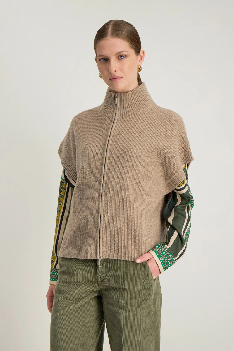 Stella Forest, Velyka Vest