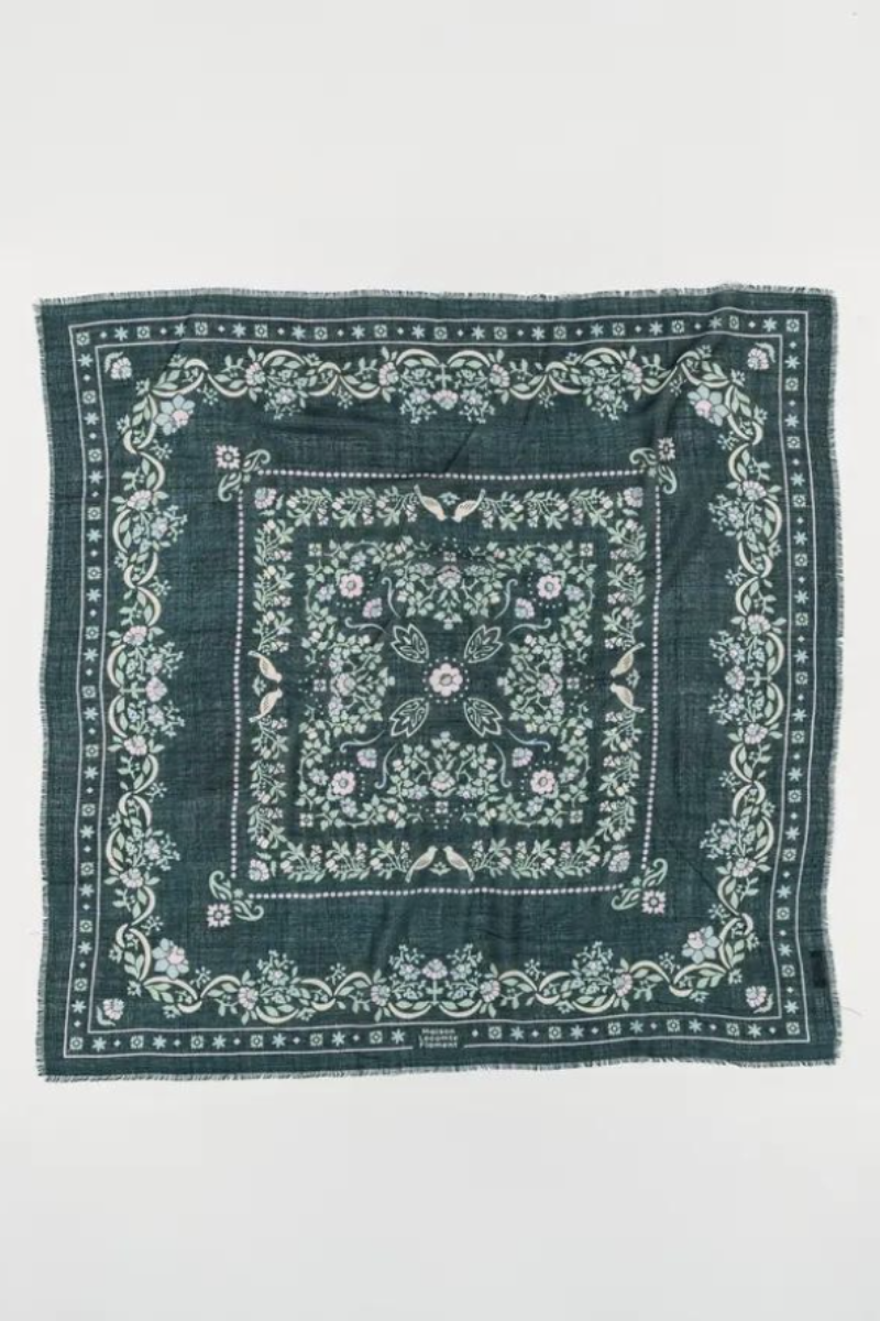 MLF, Secret Garden Scarf