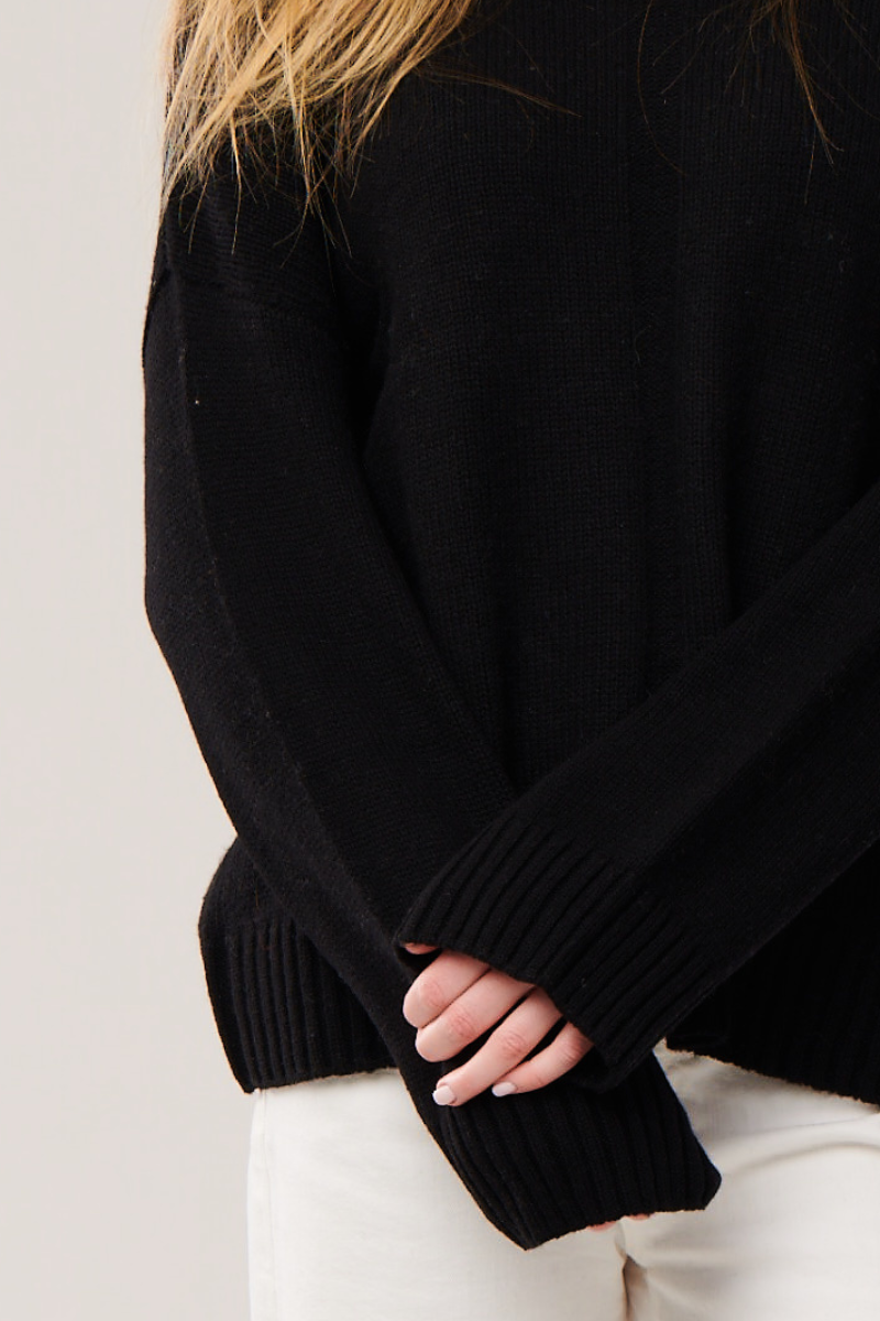 Cashmere T-Neck Sweater- Black